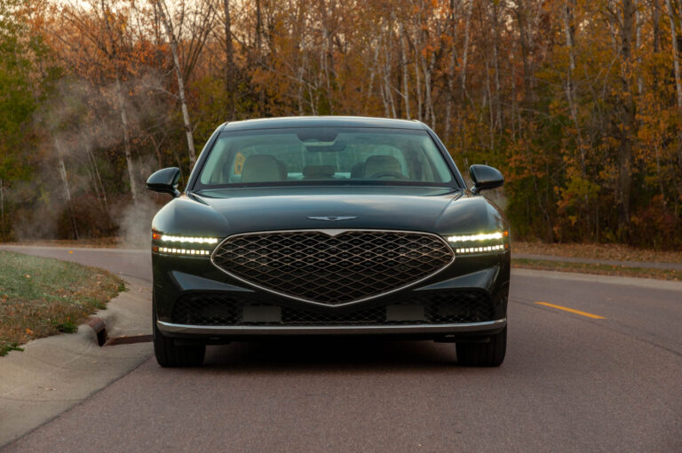 2024 Chevrolet Corvette E-Ray, 2023 Genesis G90, 2024 Lincoln Aviator: The Week In Reverse