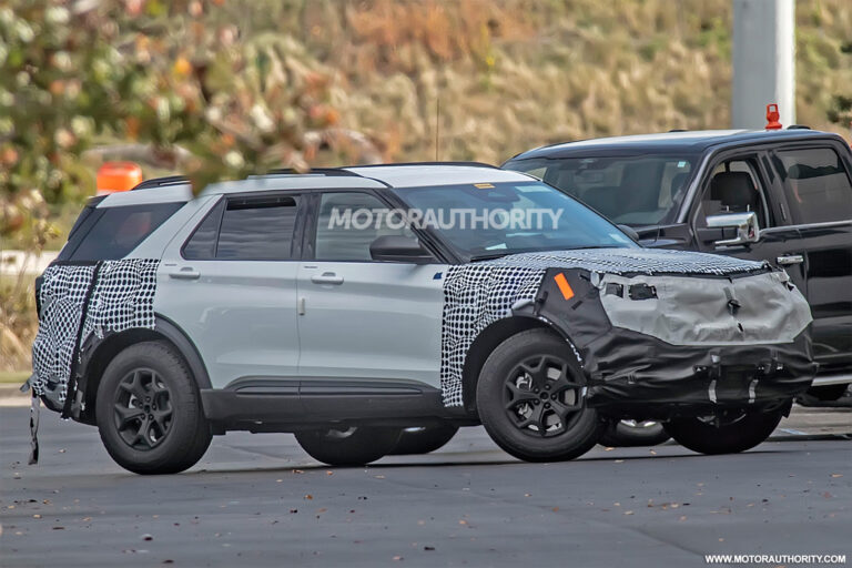 2024 Ford Explorer spy shots