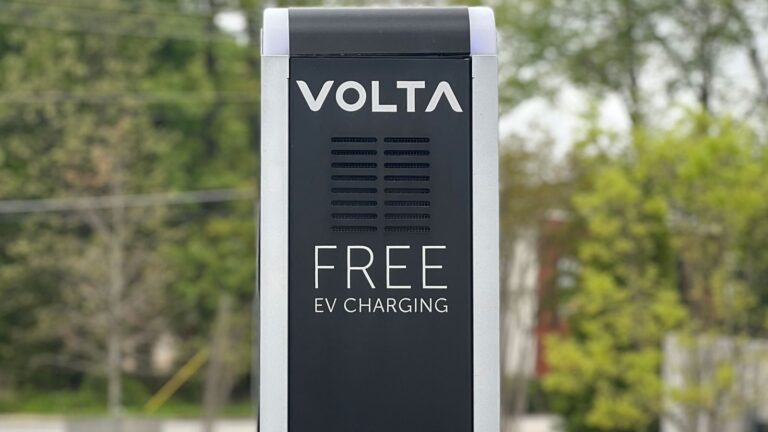 How To Charge an Electric Car for Free