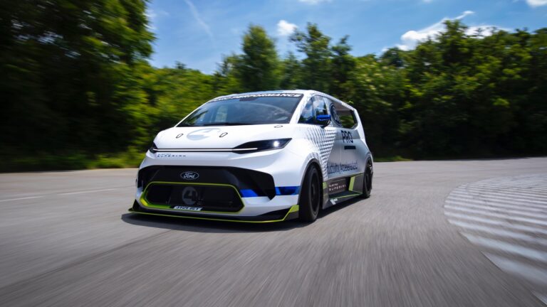 Romain Dumas to pilot 1,972-hp Ford Supervan up Pikes Peak