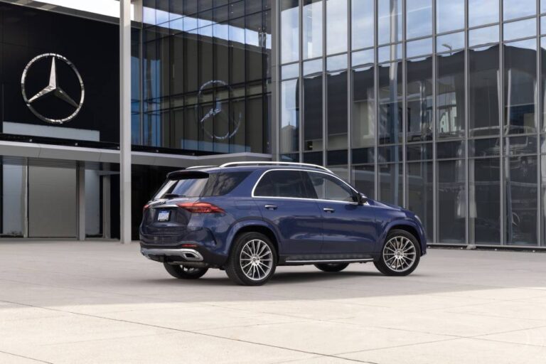 2025 Mercedes-Benz GLE PHEV continues with 50 miles of electric range