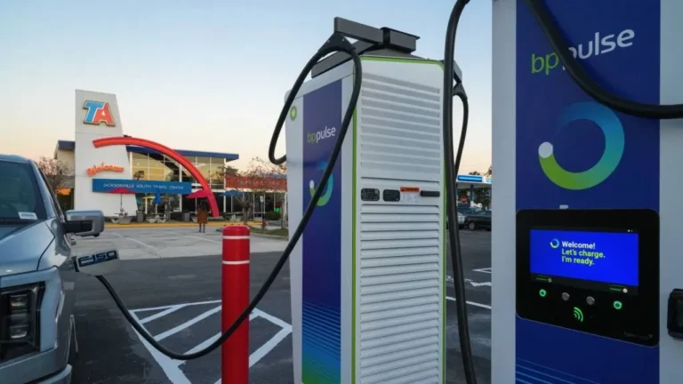 BP opens first 400-kw TA travel center location, along I-95