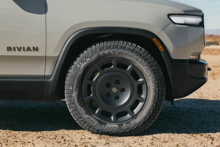 Rivian unveils California Dune Edition R1S and R1T for off-road fans