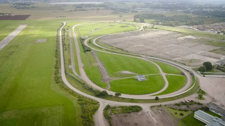 AC Cobra GT to be built at former Saab site