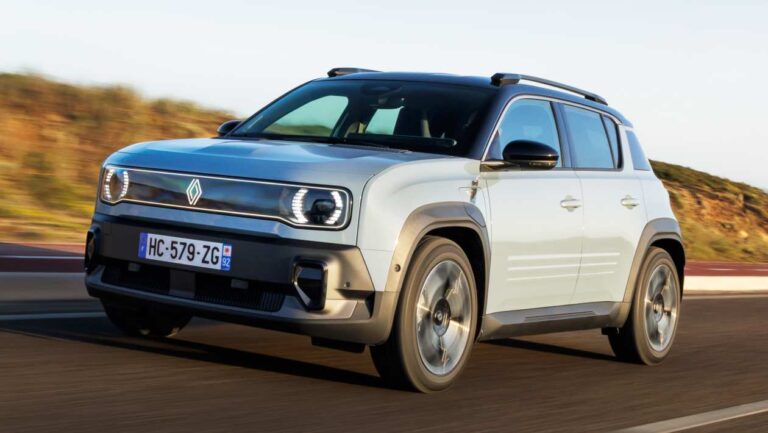 New Renault 4 2025 review: as good as the Renault 5 with the bonus of extra space