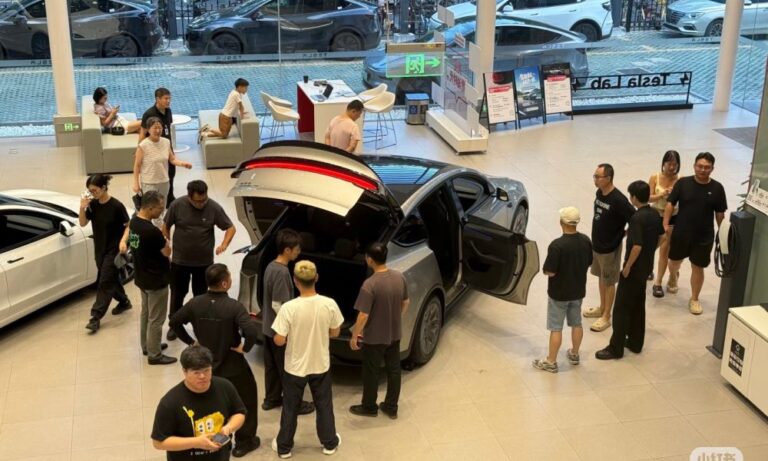 Tesla showrooms picked clean ahead of Q3 end as demand looks strong