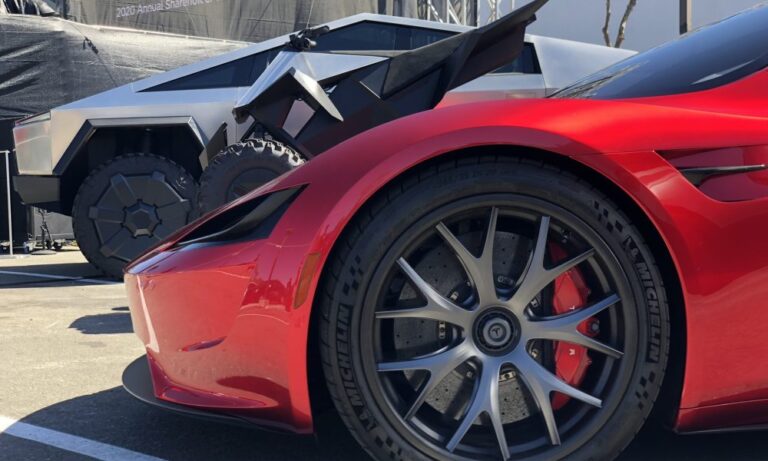 Tesla’s surprise Roadster video hints the 2017 design is gone