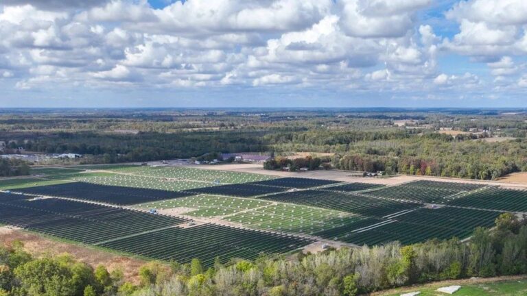 Ford backs a big new solar farm for its Michigan factories
