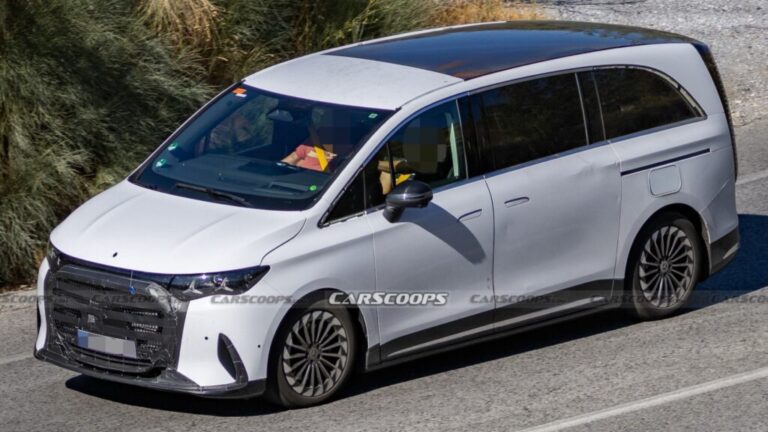 Mercedes Luxury VLE Minivan Spied With Hybrid Power