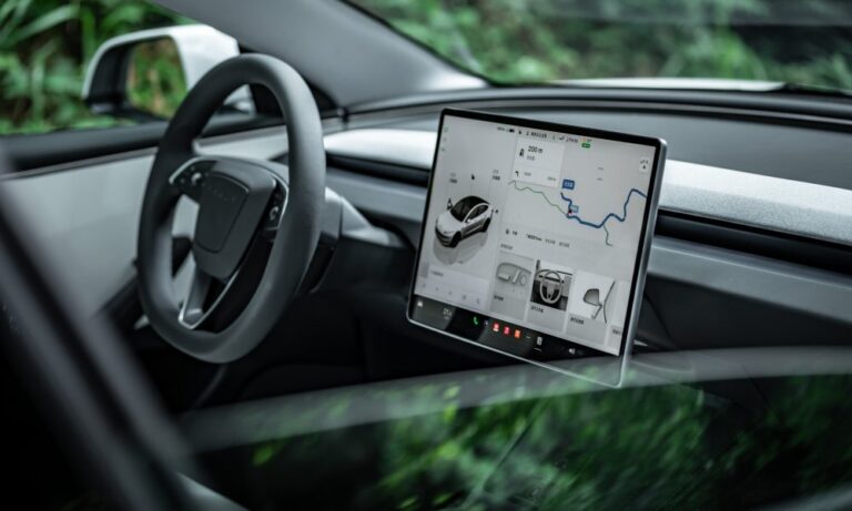 Five things that are keeping Tesla Full Self-Driving supervised